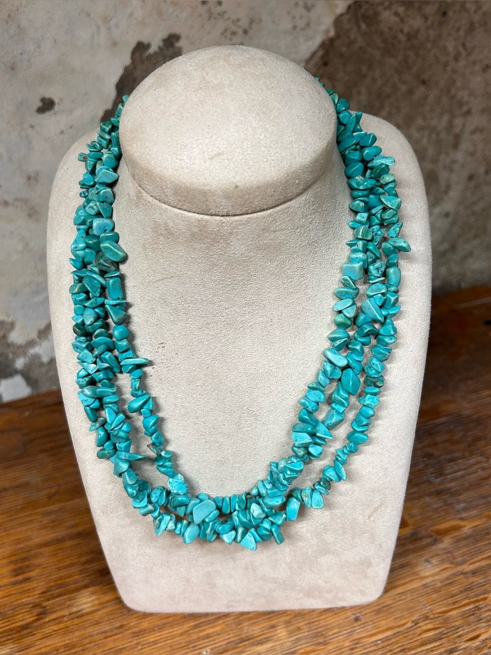 3 Strand Turquoise Chip Necklace Silver Toned Lobster Claw Clasp & Extender: 17"